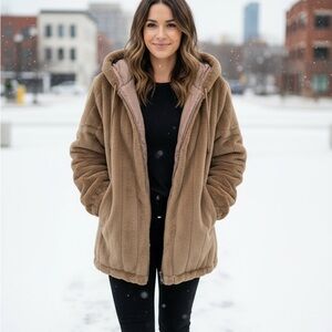 Serbin Sport Reversible Faux Fur NWOT size M Women’s Jacket